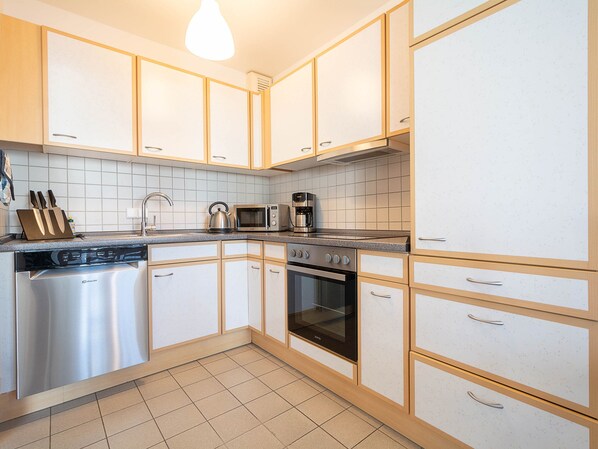 Fridge, microwave, oven, dishwasher