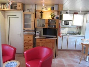 Fridge, microwave, highchair