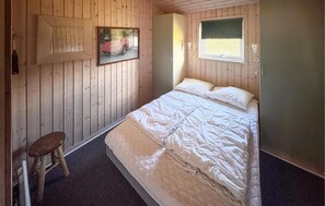 5 bedrooms, travel crib, free WiFi