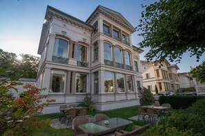 Outdoor dining - Apartment 06 - Villa Stock (Heringsdorf)