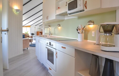 Lovely home in Oksbøl with kitchen