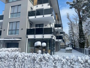 Exterior - App. 2 / Nr. 2 - Dünenhaus Aurell - directly on the Baltic Sea beach (Heringsdorf)