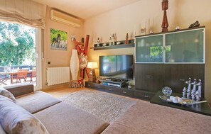 TV, DVD player