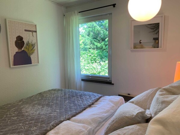 2 bedrooms, bed sheets