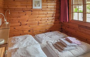 2 bedrooms, travel crib - 2 bedroom amazing home in Waldbillig (Waldbillig)