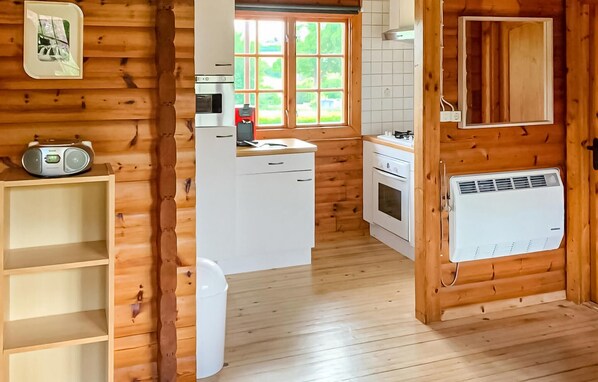 Réfrigérateur, plaque de cuisson, cafetière/bouilloire