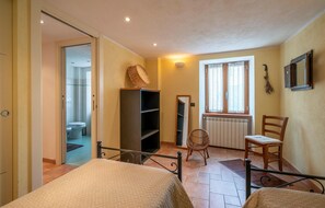 2 chambres, fer et planche à repasser, lit parapluie, Wi-Fi gratuit