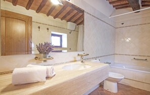 Bathroom - Cozy apartment in San Donato in P. FI (San Donato in P. FI)