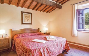 2 bedrooms, travel crib