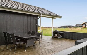 Outdoor dining - Amazing home in Nordborg with sauna (Nordborg)