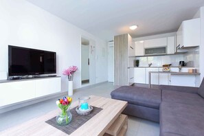 Living area - Holiday apartment mit Terrasse (Malinska)