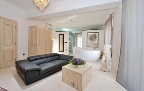 Téléviseur, table de baby-foot