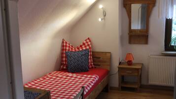 2 Schlafzimmer, Reisekinderbett, Bettwäsche
