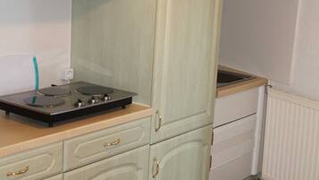 Kühlschrank, Mikrowelle, Hochstuhl