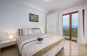 2 chambres, lit parapluie, Wi-Fi gratuit, draps fournis