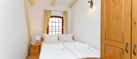 2 室のベッドルーム、旅行用ベビーベッド、WiFi、ベッドシーツ