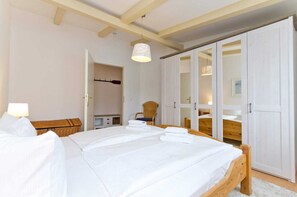 2 Schlafzimmer, Reisekinderbett, WLAN, Bettwäsche