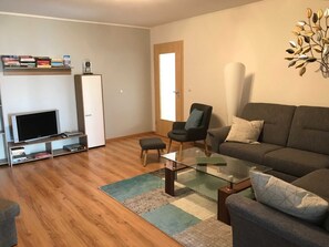 Unclassified image, 2 of 23, button