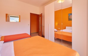 1 Schlafzimmer, Reisekinderbett, Internetzugang, Bettwäsche