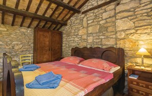 1 bedroom, in-room safe, free WiFi, bed sheets
