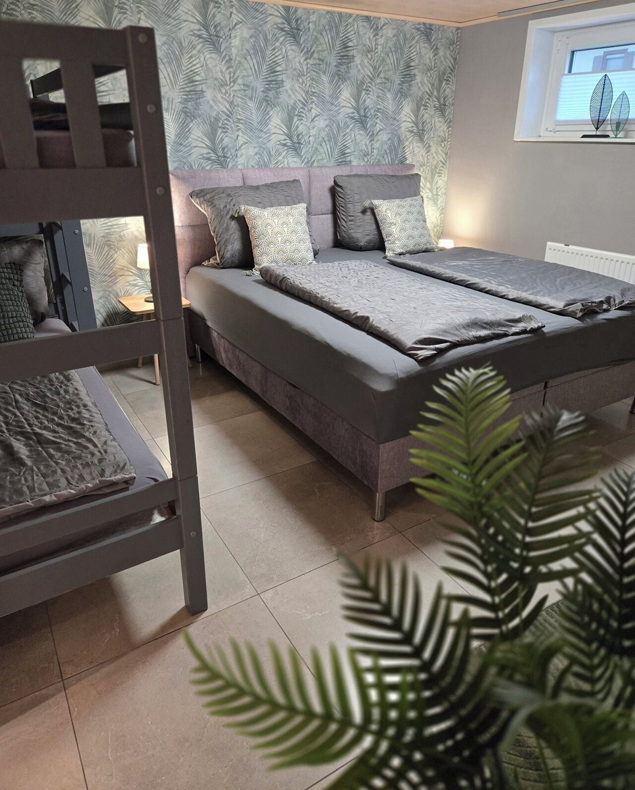 Familienzimmer (2) | Daunenbettdecken, Verdunkelungsvorhänge, kostenloses WLAN, Bettwäsche