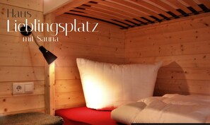 3 bedrooms, travel crib, WiFi