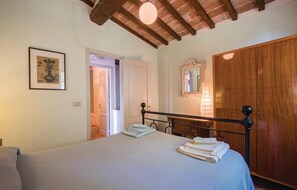 1 camera, culla da viaggio, Wi-Fi gratuito, lenzuola