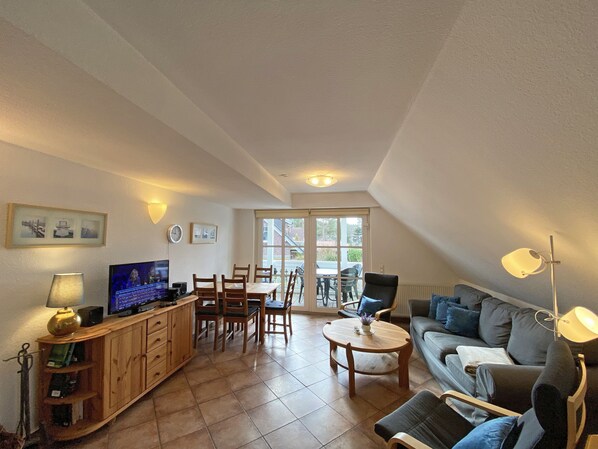 TV - House Rügenwelle Whg. 03 1st floor with balcony - W: House Rügenwelle with 4 (Baabe)