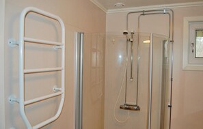 Shower - 3 bedroom amazing home in Holmsjö (Holmsjö)