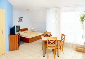 1 bedroom, WiFi, bed sheets