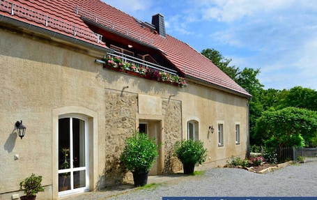 Exterior. Apartment 2 - 32sqm (2 persons), balcony - Weichaer Hof FBS Sonja Fritsch &