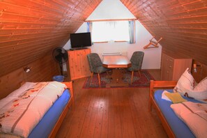 2 Schlafzimmer, Reisekinderbett, WLAN, Bettwäsche