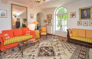 DVD player, stereo - Stunning home in La Roque D'Antheron (La Roque D'Antheron)