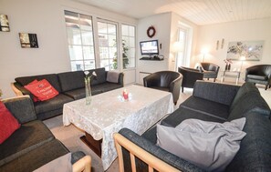 Fernseher, Kamin, DVD-Player