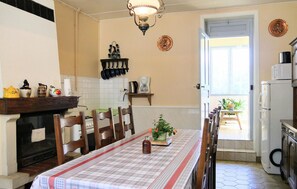 Frigorífic, microones, forn i placa de cuina 