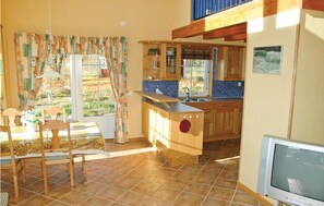 Interior - Cozy home in Lysvik with kitchen (Lysvik)