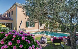 Pool - Gorgeous home in Strada Contesa (Strada Contesa)