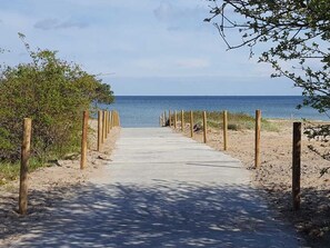 Unclassified image, 3 of 19, button