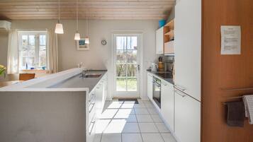 Geladeira, fogão, cooktop, lava-louças