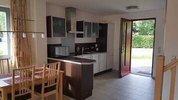 Kühlschrank, Mikrowelle, Geschirrspüler