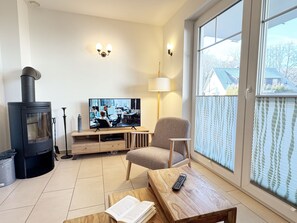 Unclassified image, 5 of 39, button