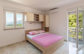 2 bedrooms, free WiFi, bed sheets