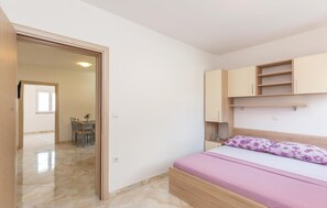 2 bedrooms, free WiFi, bed sheets