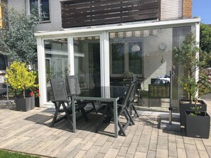 Unclassified image, 3 of 23, button