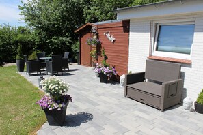 Unclassified image, 4 of 23, button