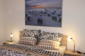 2 Schlafzimmer, Zimmersafe, Bügeleisen/Bügelbrett, WLAN