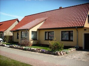 Unclassified image, 2 of 10, button