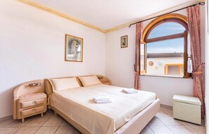 3 chambres, Wi-Fi gratuit, draps fournis