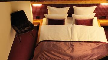 1 bedroom, in-room safe, desk, WiFi