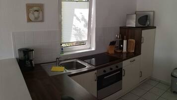 Kühlschrank, Mikrowelle, Ofen